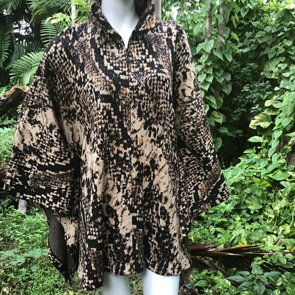 Vintage st John cape in animal print - Picture 5 of 7